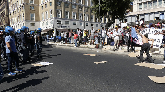 Quei fatti di Piazza Indipendenza, in una Roma che brancola nel buio